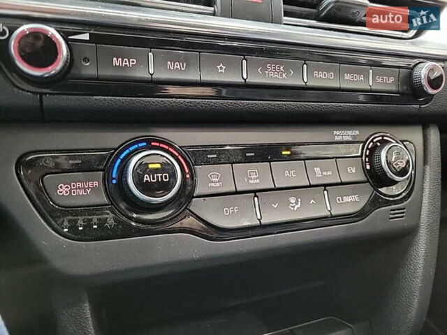 Серый Киа Niro, объемом двигателя 0 л и пробегом 100 тыс. км за 21000 $, фото 14 на Automoto.ua