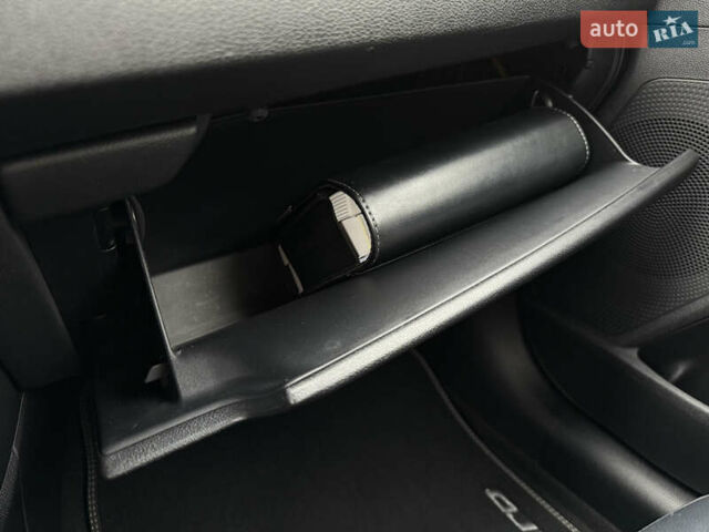 Серый Киа Niro, объемом двигателя 0 л и пробегом 70 тыс. км за 24400 $, фото 88 на Automoto.ua