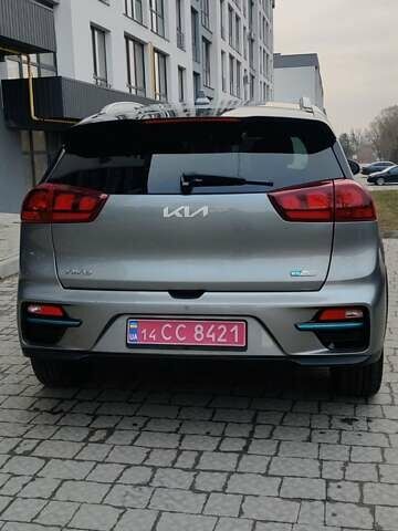 Серый Киа Niro, объемом двигателя 0 л и пробегом 117 тыс. км за 18400 $, фото 4 на Automoto.ua