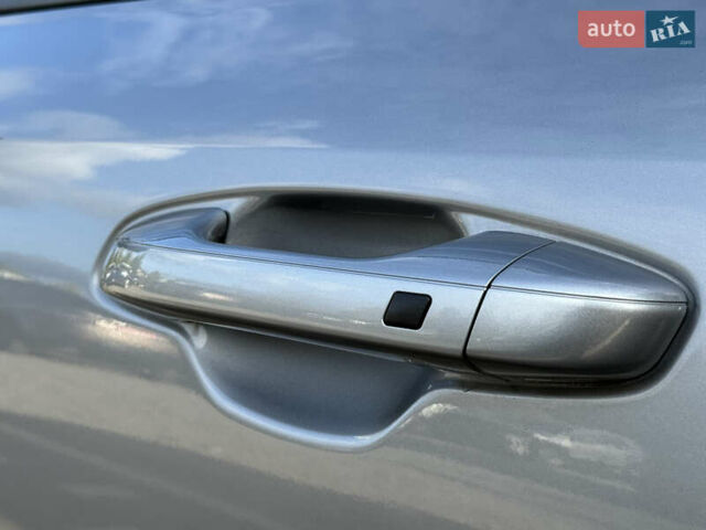 Серый Киа Niro, объемом двигателя 0 л и пробегом 95 тыс. км за 22700 $, фото 22 на Automoto.ua