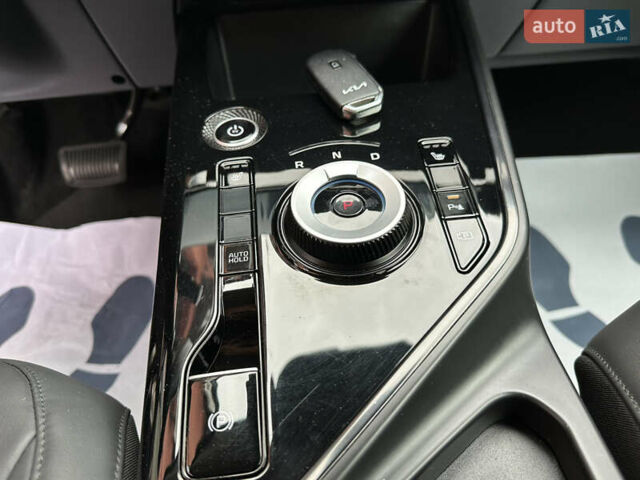 Серый Киа Niro, объемом двигателя 0 л и пробегом 120 тыс. км за 21850 $, фото 54 на Automoto.ua