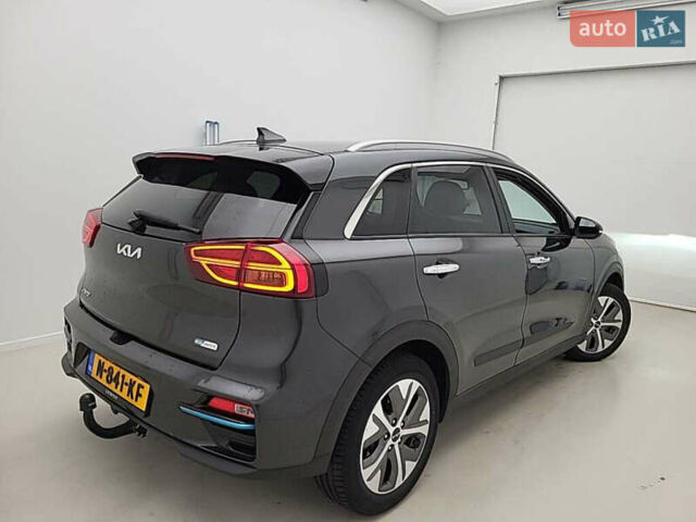 Серый Киа Niro, объемом двигателя 0 л и пробегом 100 тыс. км за 21000 $, фото 3 на Automoto.ua