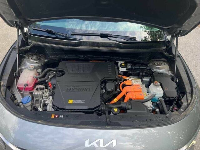 Серый Киа Niro, объемом двигателя 1.6 л и пробегом 23 тыс. км за 17000 $, фото 2 на Automoto.ua