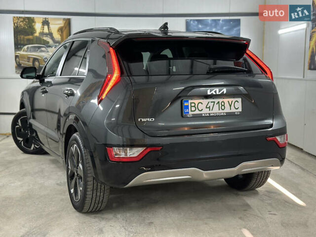 Серый Киа Niro, объемом двигателя 0 л и пробегом 120 тыс. км за 20900 $, фото 47 на Automoto.ua