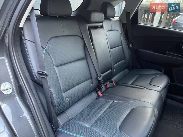 Серый Киа Niro, объемом двигателя 0 л и пробегом 74 тыс. км за 22700 $, фото 37 на Automoto.ua