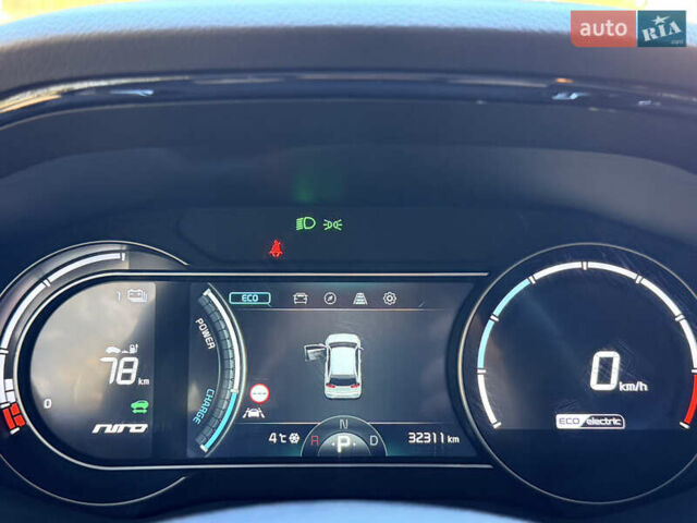 Серый Киа Niro, объемом двигателя 0 л и пробегом 32 тыс. км за 24950 $, фото 20 на Automoto.ua