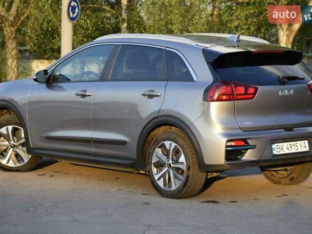 Серый Киа Niro, объемом двигателя 0 л и пробегом 98 тыс. км за 19500 $, фото 10 на Automoto.ua