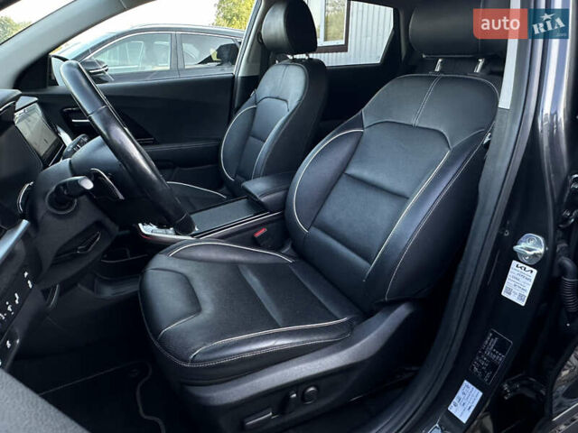 Серый Киа Niro, объемом двигателя 0 л и пробегом 73 тыс. км за 23900 $, фото 1 на Automoto.ua