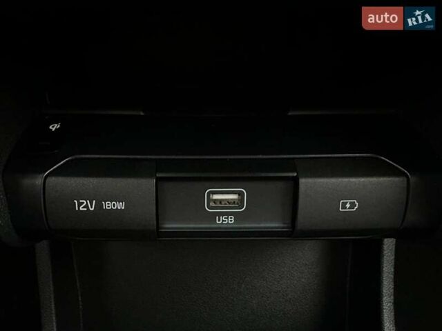 Серый Киа Niro, объемом двигателя 0 л и пробегом 37 тыс. км за 24900 $, фото 7 на Automoto.ua