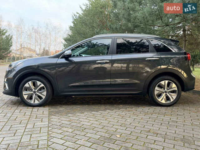 Серый Киа Niro, объемом двигателя 0 л и пробегом 40 тыс. км за 25900 $, фото 8 на Automoto.ua