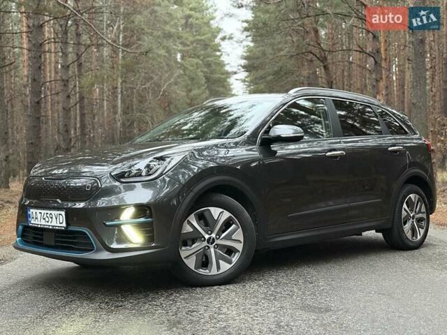 Сірий Кіа Niro, об'ємом двигуна 0 л та пробігом 72 тис. км за 22999 $, фото 16 на Automoto.ua