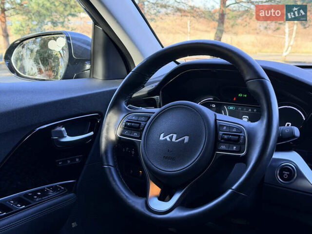 Серый Киа Niro, объемом двигателя 0 л и пробегом 32 тыс. км за 24950 $, фото 23 на Automoto.ua