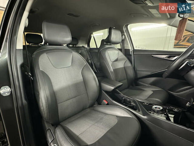 Серый Киа Niro, объемом двигателя 0 л и пробегом 120 тыс. км за 20900 $, фото 81 на Automoto.ua