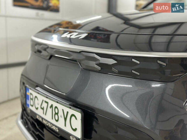 Серый Киа Niro, объемом двигателя 0 л и пробегом 120 тыс. км за 20900 $, фото 26 на Automoto.ua