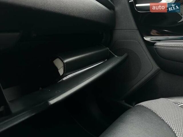 Серый Киа Niro, объемом двигателя 0 л и пробегом 37 тыс. км за 24900 $, фото 68 на Automoto.ua