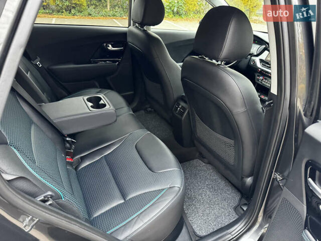 Серый Киа Niro, объемом двигателя 0 л и пробегом 37 тыс. км за 24800 $, фото 54 на Automoto.ua