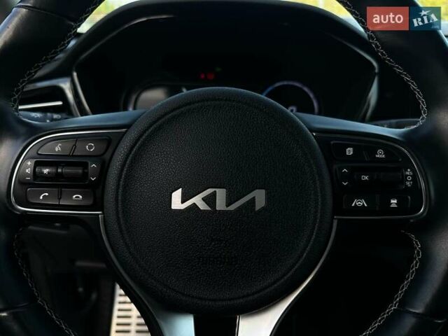 Сірий Кіа Niro, об'ємом двигуна 0 л та пробігом 73 тис. км за 23900 $, фото 43 на Automoto.ua