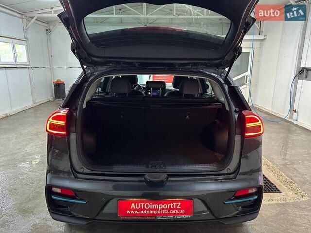 Серый Киа Niro, объемом двигателя 0 л и пробегом 44 тыс. км за 24900 $, фото 68 на Automoto.ua