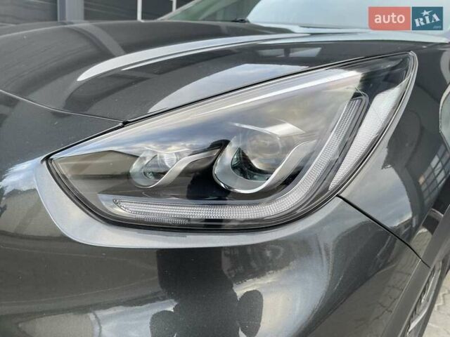 Серый Киа Niro, объемом двигателя 0 л и пробегом 74 тыс. км за 22700 $, фото 16 на Automoto.ua