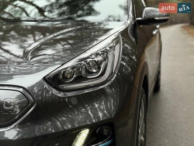 Сірий Кіа Niro, об'ємом двигуна 0 л та пробігом 72 тис. км за 22999 $, фото 30 на Automoto.ua