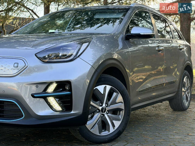 Сірий Кіа Niro, об'ємом двигуна 0 л та пробігом 60 тис. км за 22400 $, фото 3 на Automoto.ua