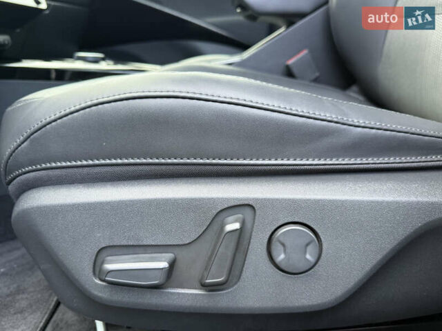 Серый Киа Niro, объемом двигателя 0 л и пробегом 95 тыс. км за 22700 $, фото 77 на Automoto.ua