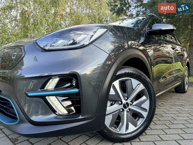 Серый Киа Niro, объемом двигателя 0 л и пробегом 50 тыс. км за 22990 $, фото 3 на Automoto.ua