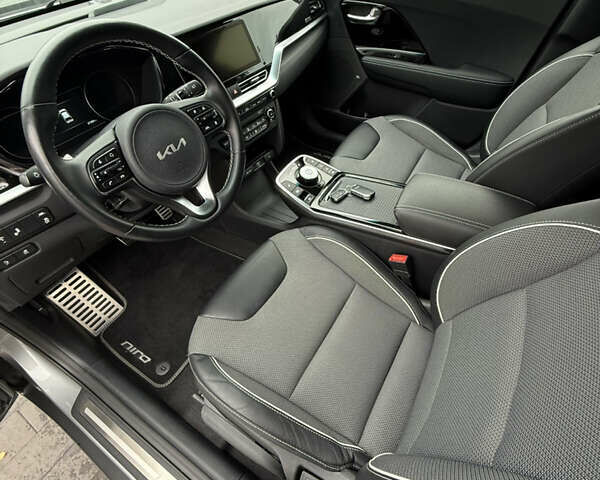 Серый Киа Niro, объемом двигателя 0 л и пробегом 37 тыс. км за 24400 $, фото 15 на Automoto.ua