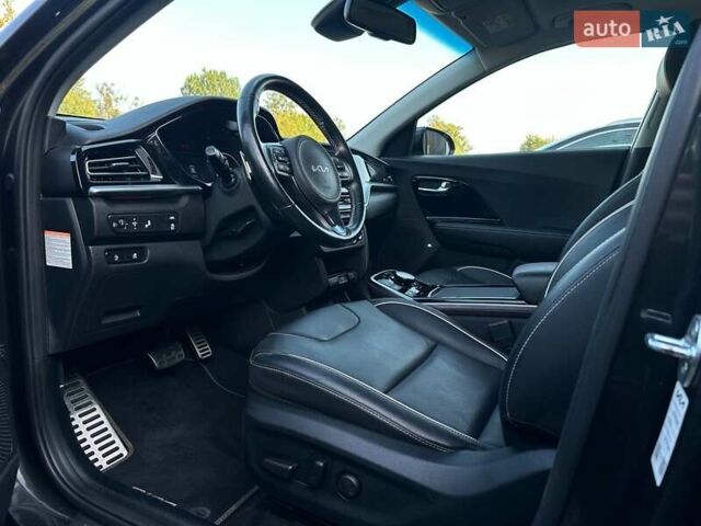 Серый Киа Niro, объемом двигателя 0 л и пробегом 73 тыс. км за 24900 $, фото 33 на Automoto.ua