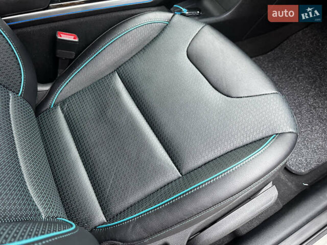 Серый Киа Niro, объемом двигателя 0 л и пробегом 37 тыс. км за 24800 $, фото 49 на Automoto.ua