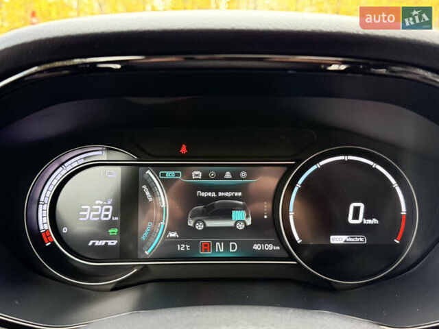 Серый Киа Niro, объемом двигателя 0 л и пробегом 39 тыс. км за 24400 $, фото 28 на Automoto.ua
