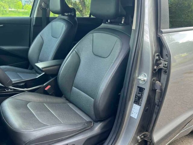 Серый Киа Niro, объемом двигателя 1.6 л и пробегом 23 тыс. км за 17000 $, фото 7 на Automoto.ua