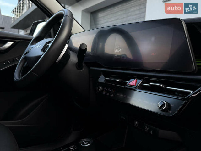 Серый Киа Niro, объемом двигателя 0 л и пробегом 95 тыс. км за 22700 $, фото 57 на Automoto.ua