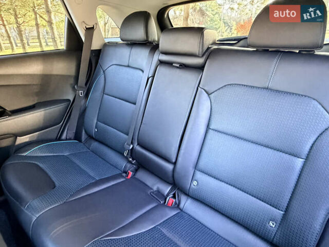 Сірий Кіа Niro, об'ємом двигуна 0 л та пробігом 60 тис. км за 22400 $, фото 22 на Automoto.ua