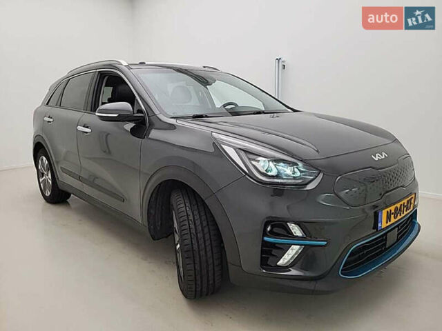 Серый Киа Niro, объемом двигателя 0 л и пробегом 100 тыс. км за 21000 $, фото 5 на Automoto.ua