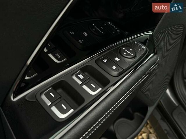 Серый Киа Niro, объемом двигателя 0 л и пробегом 44 тыс. км за 24900 $, фото 3 на Automoto.ua