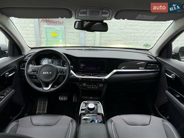 Серый Киа Niro, объемом двигателя 0 л и пробегом 22 тыс. км за 25107 $, фото 23 на Automoto.ua