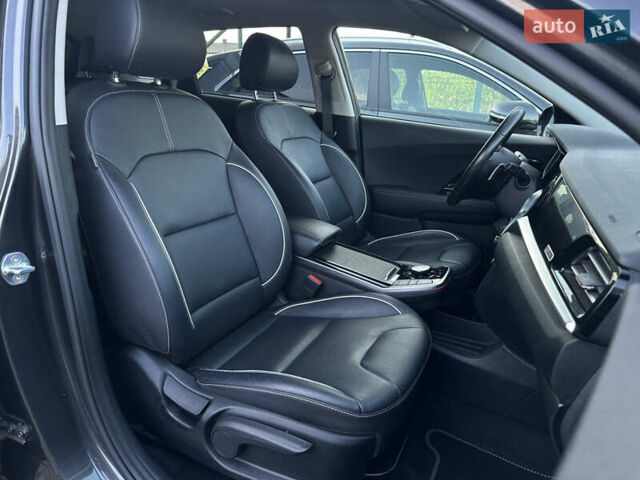Серый Киа Niro, объемом двигателя 0 л и пробегом 73 тыс. км за 23900 $, фото 84 на Automoto.ua