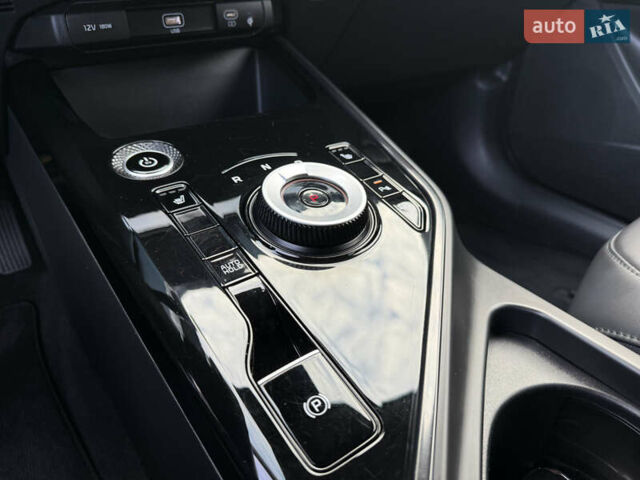 Серый Киа Niro, объемом двигателя 0 л и пробегом 95 тыс. км за 22700 $, фото 71 на Automoto.ua