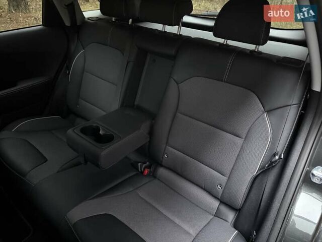 Сірий Кіа Niro, об'ємом двигуна 0 л та пробігом 72 тис. км за 22999 $, фото 74 на Automoto.ua