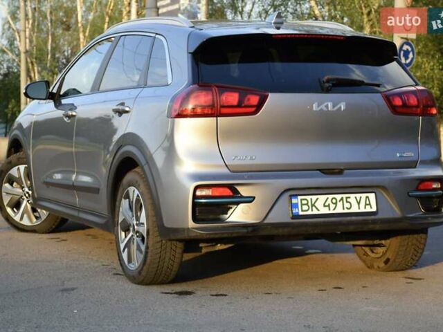 Серый Киа Niro, объемом двигателя 0 л и пробегом 98 тыс. км за 19500 $, фото 9 на Automoto.ua
