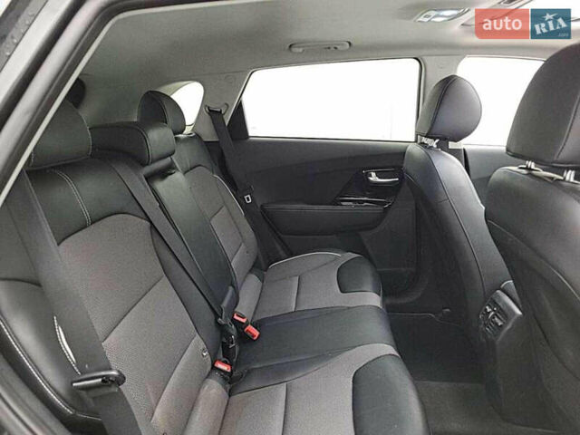 Серый Киа Niro, объемом двигателя 0 л и пробегом 100 тыс. км за 21000 $, фото 22 на Automoto.ua