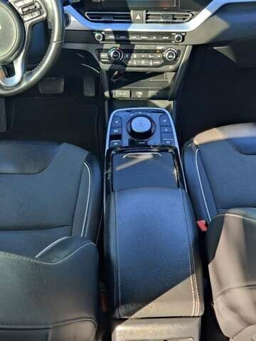 Серый Киа Niro, объемом двигателя 0 л и пробегом 117 тыс. км за 18400 $, фото 17 на Automoto.ua