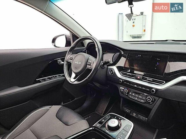 Серый Киа Niro, объемом двигателя 0 л и пробегом 100 тыс. км за 21000 $, фото 10 на Automoto.ua