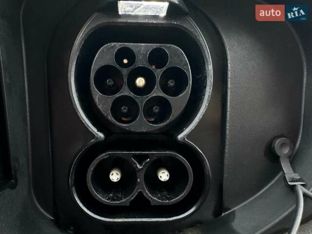 Серый Киа Niro, объемом двигателя 0 л и пробегом 37 тыс. км за 24900 $, фото 14 на Automoto.ua