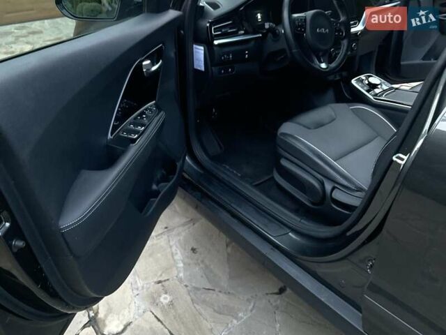 Серый Киа Niro, объемом двигателя 0 л и пробегом 82 тыс. км за 15999 $, фото 19 на Automoto.ua