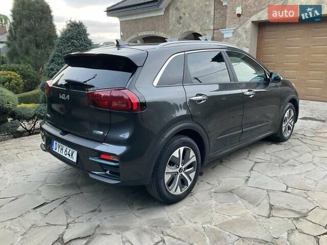 Серый Киа Niro, объемом двигателя 0 л и пробегом 82 тыс. км за 15999 $, фото 4 на Automoto.ua