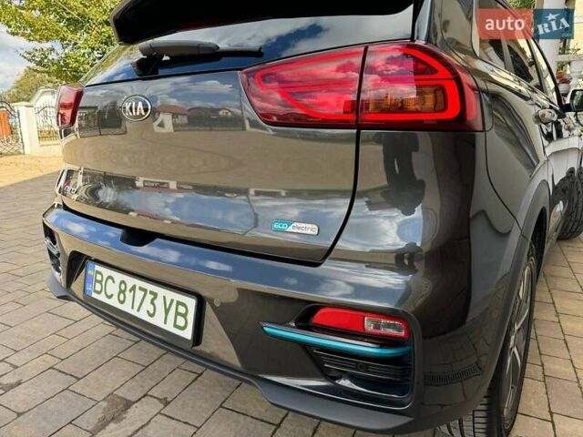 Сірий Кіа Niro, об'ємом двигуна 0 л та пробігом 69 тис. км за 23999 $, фото 30 на Automoto.ua