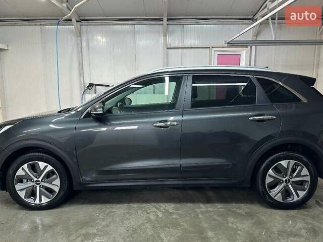 Сірий Кіа Niro, об'ємом двигуна 0 л та пробігом 44 тис. км за 24200 $, фото 18 на Automoto.ua