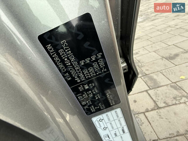 Серый Киа Niro, объемом двигателя 0 л и пробегом 37 тыс. км за 24400 $, фото 14 на Automoto.ua